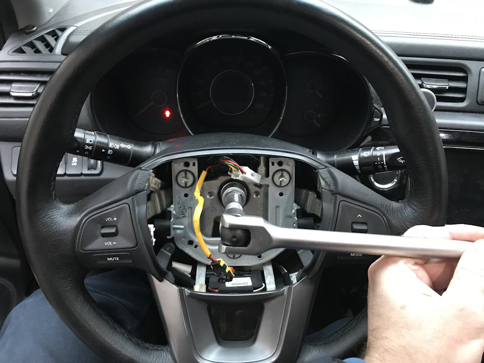 Как снять руль на киа рио 2015 рестайлинг