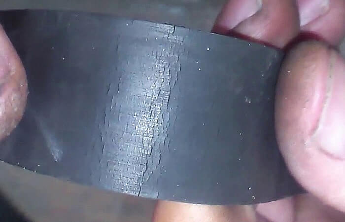 Приводной ремень Киа Рио 3 растрескался и требует замены