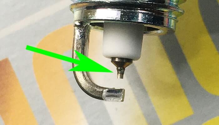 Центральный электрод иридиевой свечи зажигания Киа Рио 3