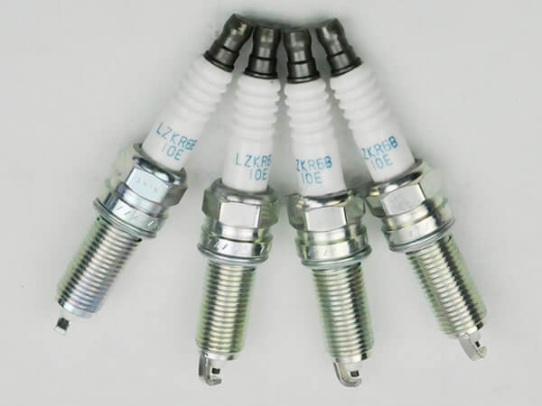 Свечи зажигания NGK для двигателя 1.6 артикул LZKR6B10E Киа Рио 4