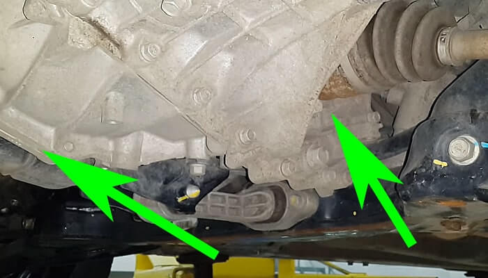 Проверяем уровень масла в механике Хендай Солярис