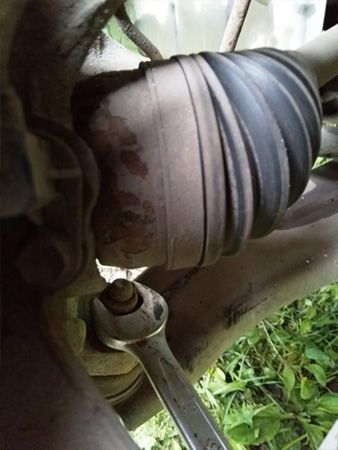 Процесс замены шаров в Киа Рио