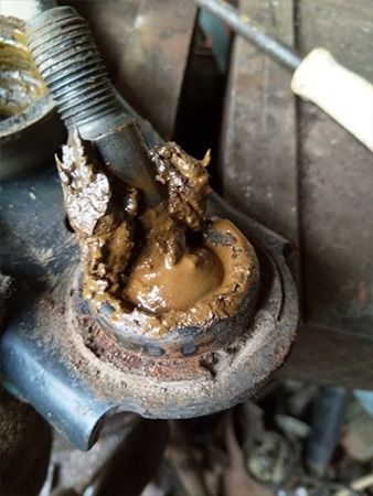 Процесс замены шаровой в Киа Рио (4)