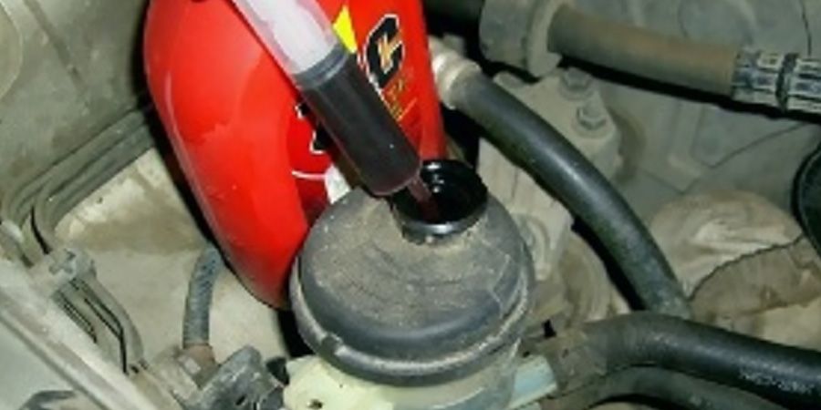 Процесс замены жидкости ГУР (1)