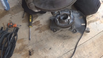 Снимаем тормозной диск с кулака Тормозной диск КИА Рио