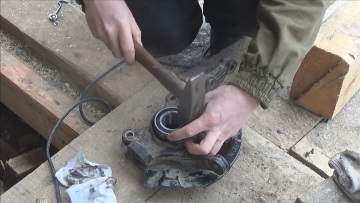 Запрессовка подшипника ударным способом (не рекомендуется) Запрессовка подшипника ступицы KIA Rio