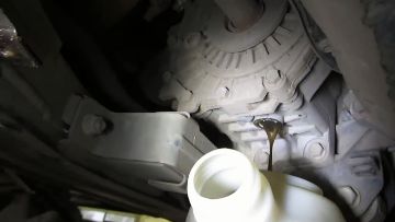 Слив масла из раздаточной коробки Киа Спортейдж 3