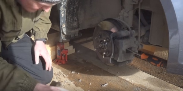 Замена подшипников передней ступицы автомобиля Kia Rio своими руками