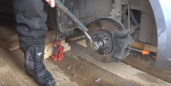 Замена подшипников передней ступицы автомобиля Kia Rio своими руками