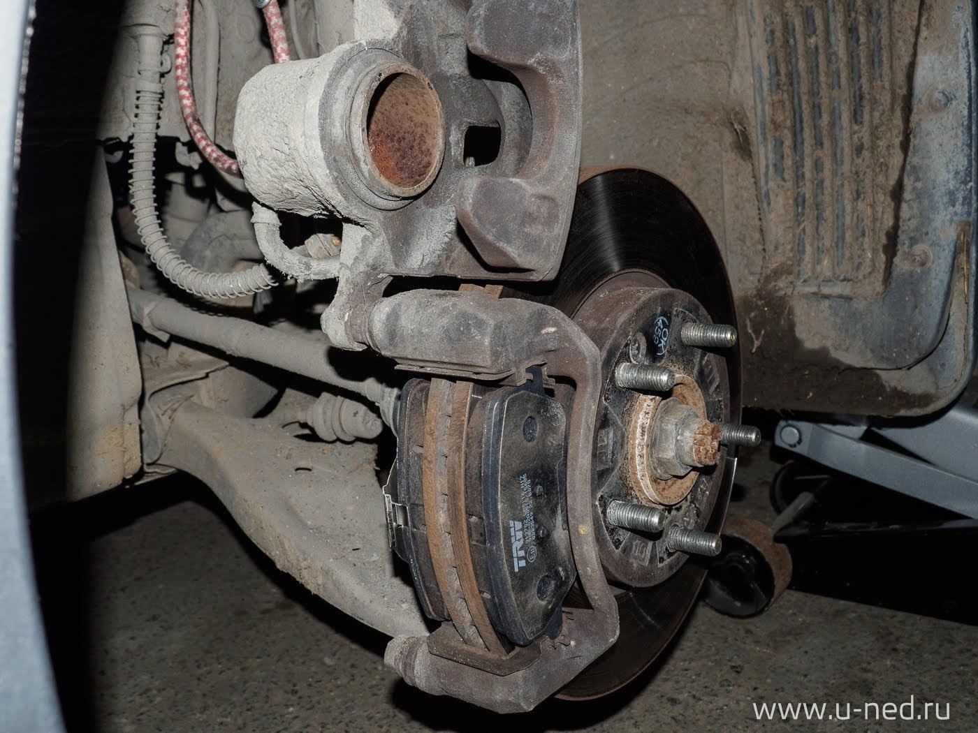 Замена передних и задних тормозных колодок kia ceed