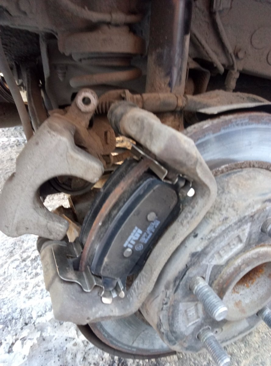 Замена передних и задних тормозных колодок kia ceed