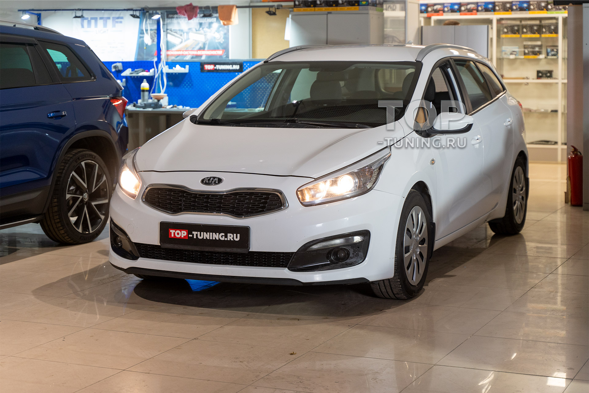 106313 Bi LED линзы вместо штатных в оптику Kia Ceed 2 (2015-2018)