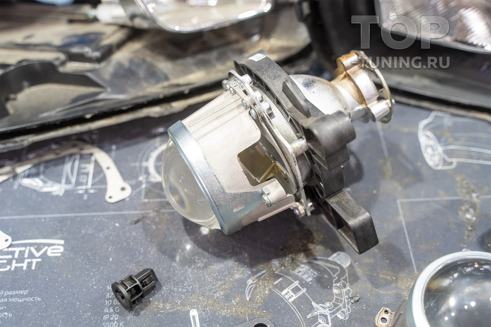 106313 Bi LED линзы вместо штатных в оптику Kia Ceed 2 (2015-2018)