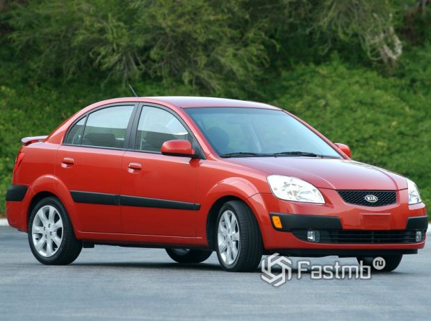 Kia Rio 2005 седан для США, вид сбоку