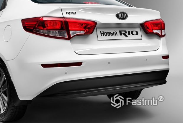 Kia Rio 2015 седан рестайлинг, люк топливного бака