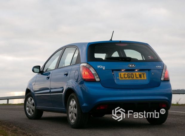 Kia Rio 2009 хэтчбек рестайлинг для США, люк топливного бака