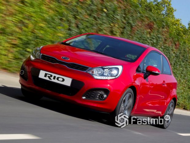 Kia Rio 2011 хэтчбек 3 двери, передняя оптика