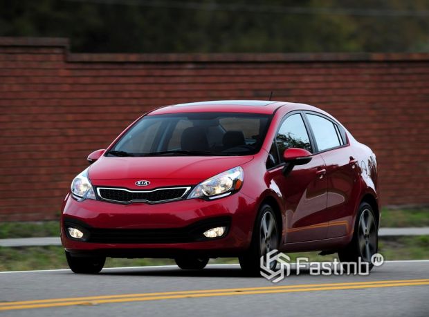 Kia Rio 2011 седан для США, передняя оптика