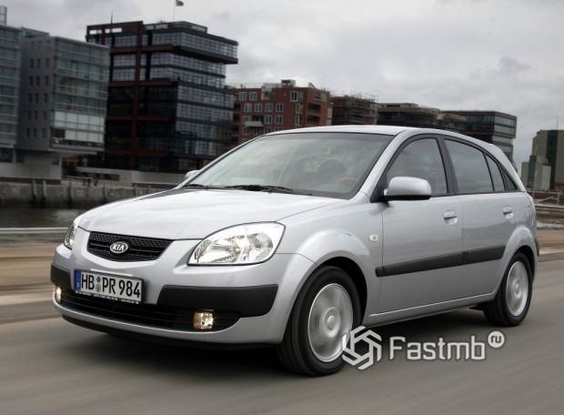 Kia Rio 2005 хэтчбек, передняя оптика