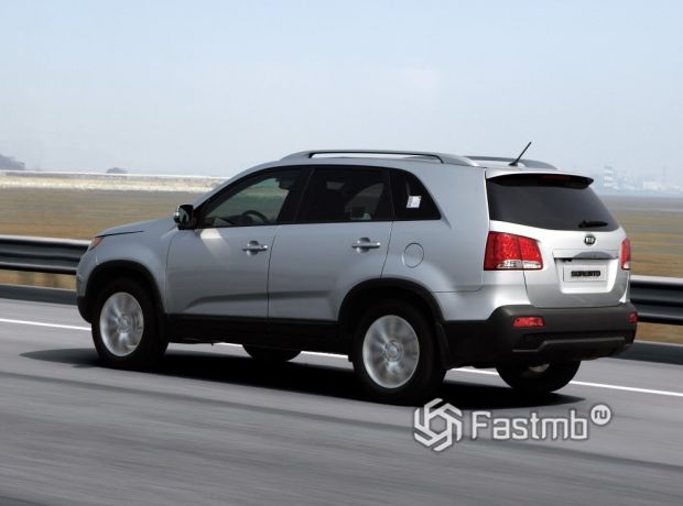 Kia Sorento 2009, вид сбоку