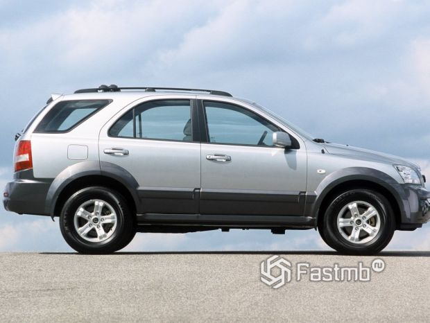 Kia Sorento 2002, вид сбоку