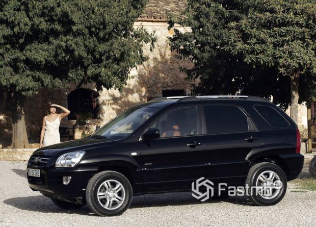 Kia Sportage 2006, вид сбоку