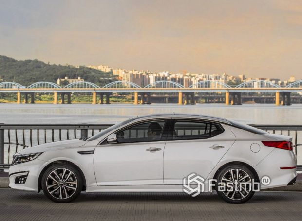Kia Optoma 2013, вид сбоку