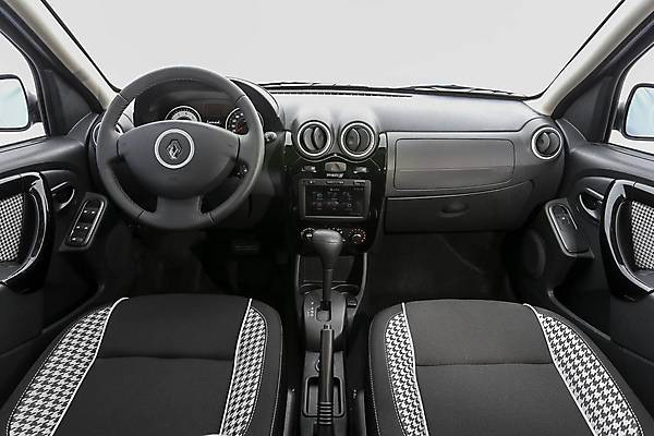 Недостатки в дизайне салона&nbsp;Renault Sandero компенсируются практичностью и&nbsp;комфортабельностью