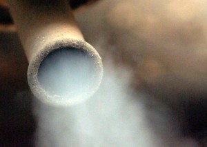 Выхлоп из глушителя