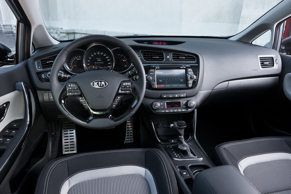 В салоне автомобиля KIA Cee’d В салоне автомобиля KIA Cee’d
