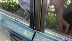 Защелку можно попробовать зацепить веревочкой