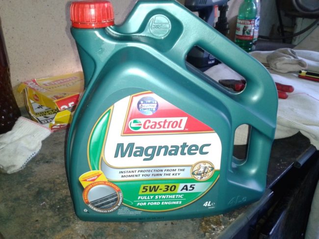 Моторное масло Castrol Magnatec для Хендай Солярис
