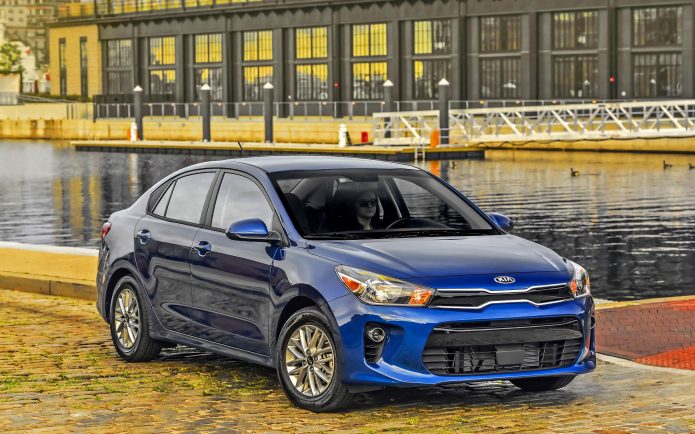 Kia Rio в городе