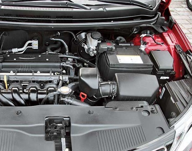 Родной аккумулятор, смонтированный на автомобиль Рио 3