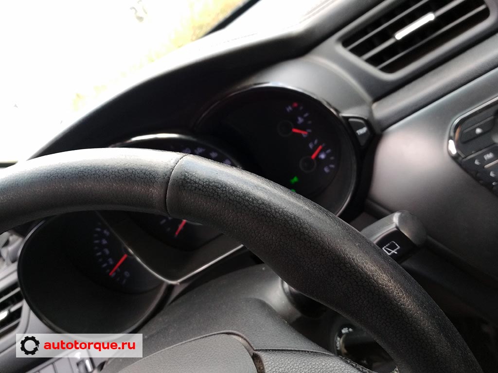 Kia-Rio-3-кожаный-руль-через-100-000-км
