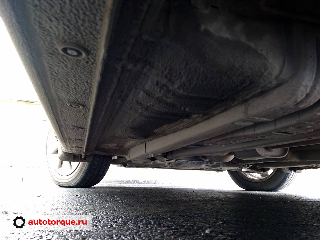 Kia-Rio-3-снизу