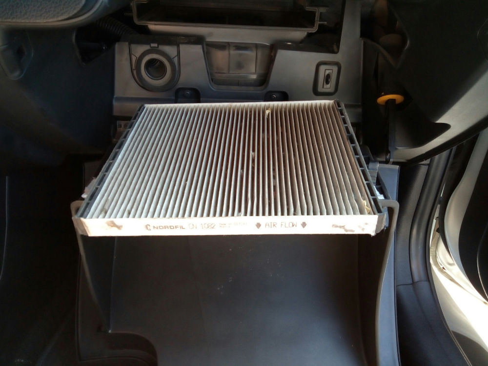 Как своими руками поменять салонный фильтр на автомобиле Kia Ceed