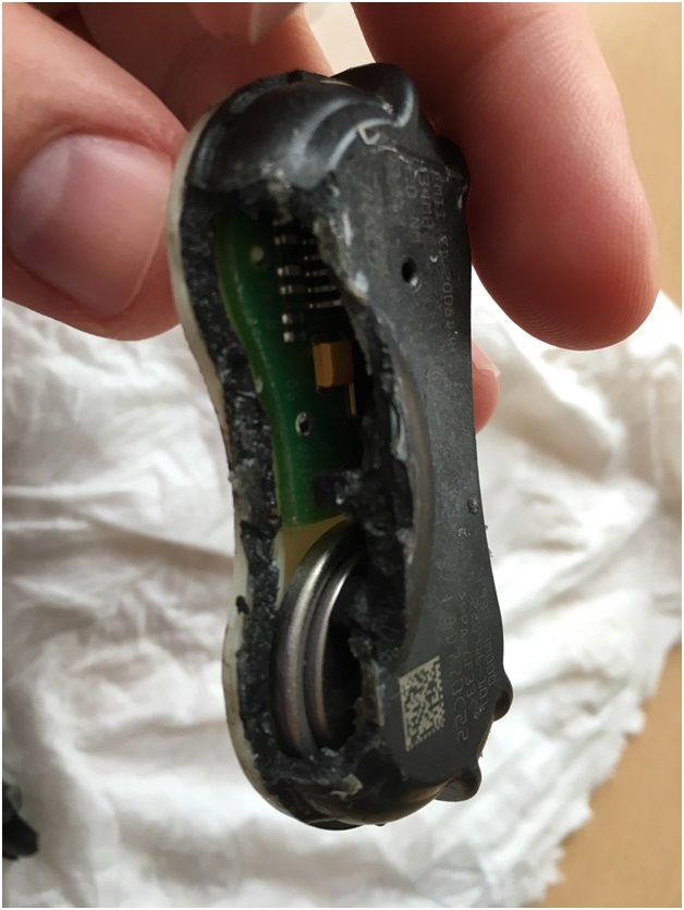 Механическое повреждение датчика, выявленное при визуальном осмотре