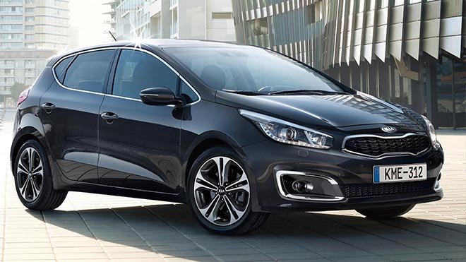 Черный хэтчбек