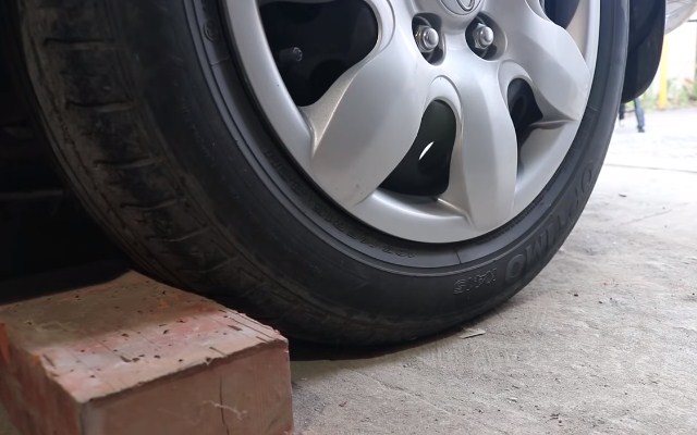 Установка опоры под колесо