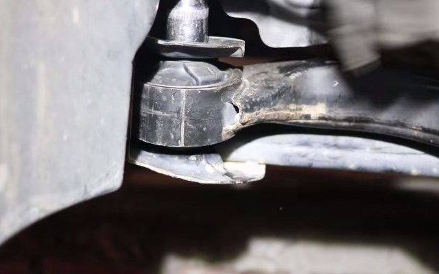 Затяжка болтов крепления сайлентблоков