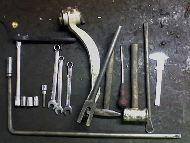Инструменты для замены рычагов подвески