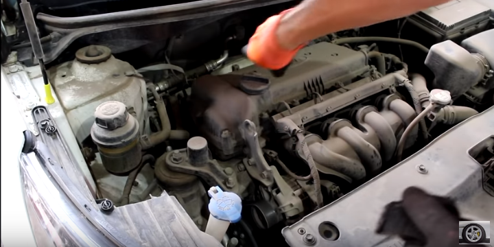 Полная замена моторного масла и фильтра на Киа Рио своими руками