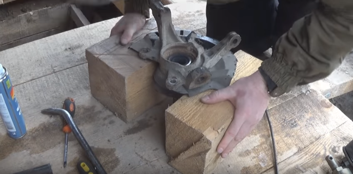 Замена переднего ступичного подшипника на Киа Рио своими руками