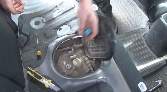 Топливный фильтр на Киа Рио: технический регламент замены, снятие и установка своими руками