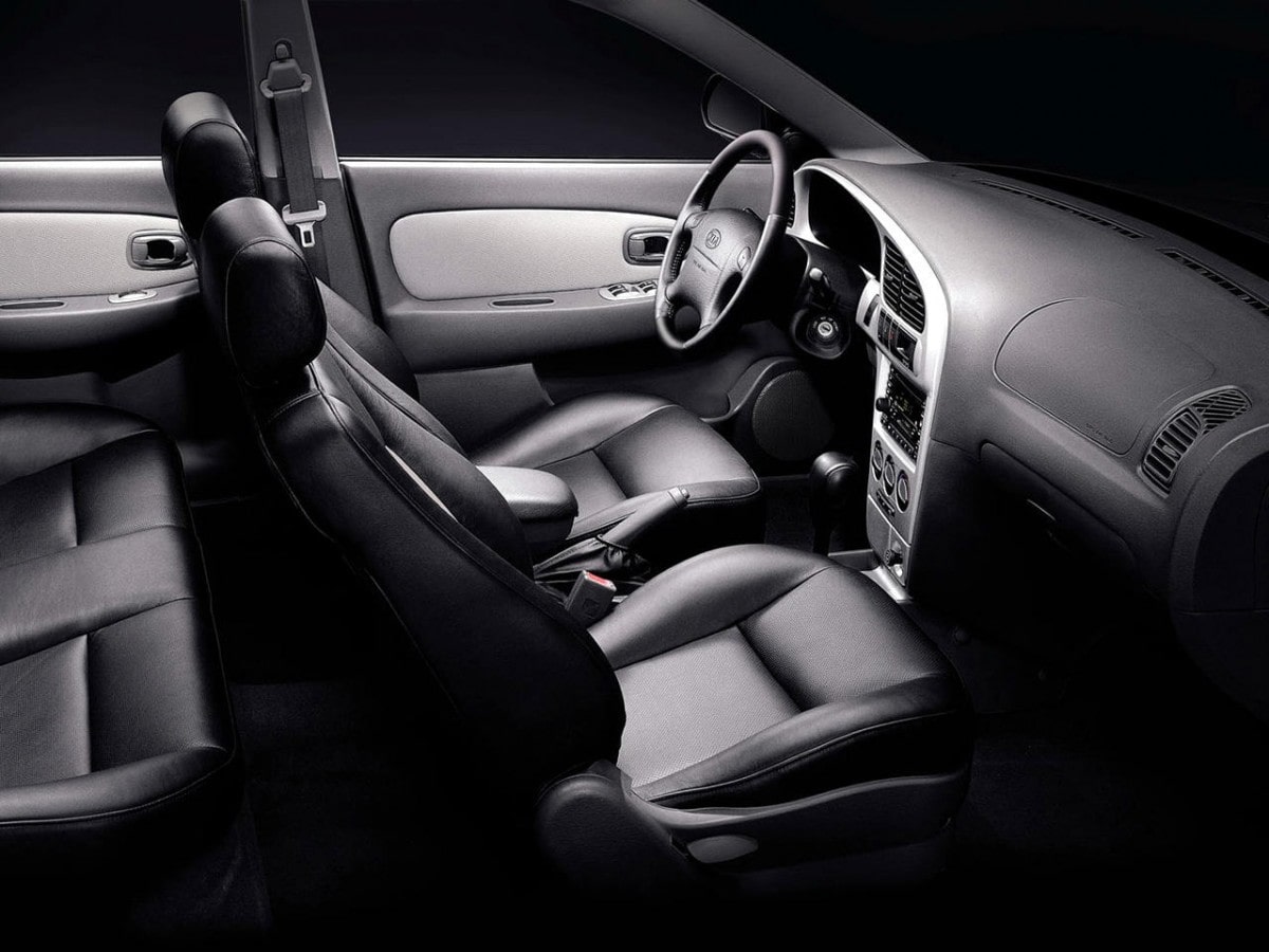 Водительское и пассажирское места в киа спектра