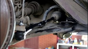 Проверка рулевых тяг и наконечников 