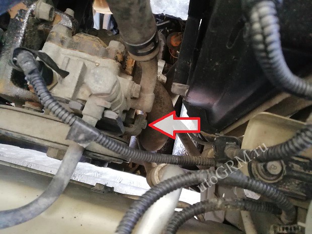 Натяжитель ремня ГУР.