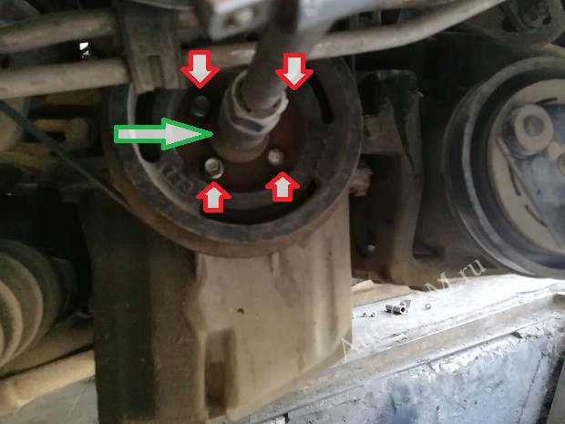 Крепление шкива коленвала.