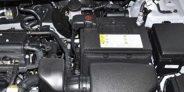 АКБ под капотом